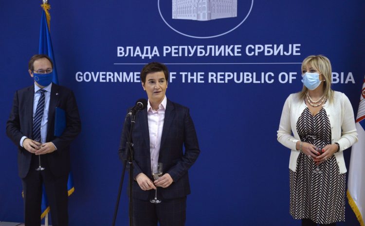 约克西莫维奇和布尔纳比奇为欧盟成员国大使举行招待会